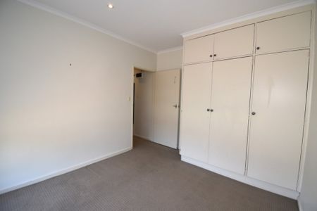 Spacious Two-Bedroom Unit with Airconditioning - Photo 4