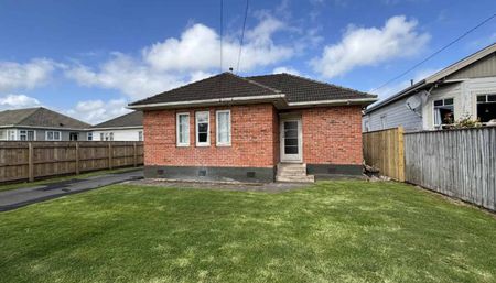 Modern living in Whanganui East - Photo 2