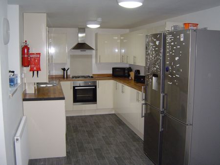 Room in a Shared House, Albert Edward Road, L7 - Photo 3