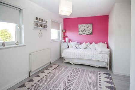 Huntly Avenue, Livingston, EH54 - Photo 4