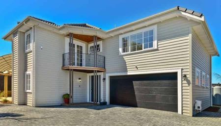 ABSOLUTELY STUNNING HOME - Photo 4