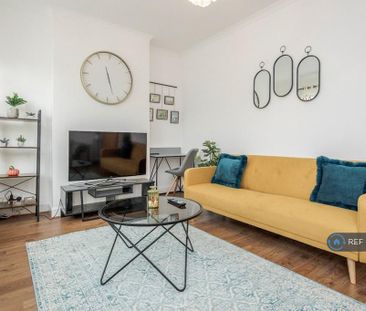 3 bedroom maisonette to rent - Photo 2