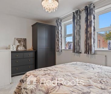 3 bedroom semi-detached house to rent - Photo 5