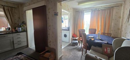 3 bedroom detached house to rent - Photo 3