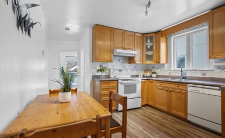 For Lease - 27 Stock Avenue Unit# Upper, Toronto, Ontario - Photo 3