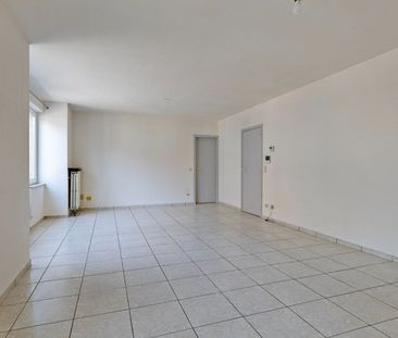 Ruim appartement met 2 slpks en garagebox in het centrum van Geel ! - Foto 5