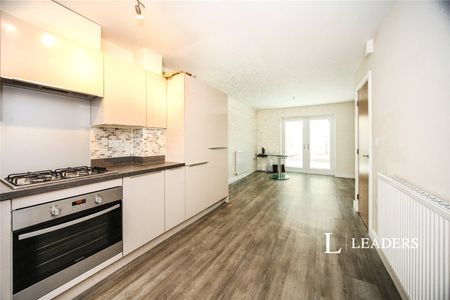 4 bedroom semi detached to rent Hazel Mead, LU5 - Photo 2