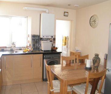 2 bedroom flat to rent - Photo 6