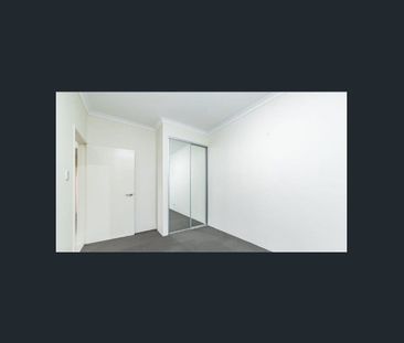 Low Maintenance Family Living in Prime Ellenbrook Location - Photo 2