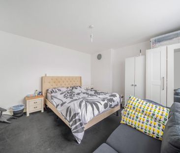 2 bedroom property to rent - Photo 2
