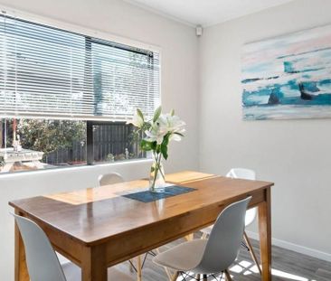Family-Friendly Birkdale Townhouse with Sunny Gard - Photo 6