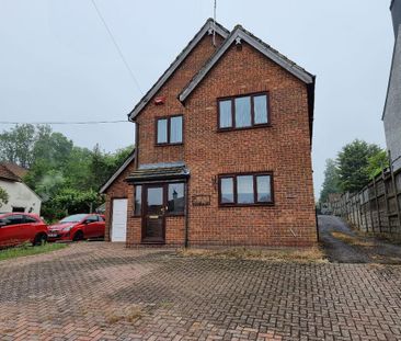 3 bedroom detached house to rent - Photo 3