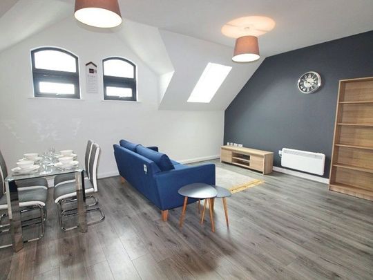 Queens Terrace, Salford - Photo 1