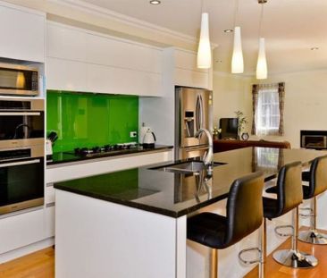 Absolutely Stunning Home - Photo 5