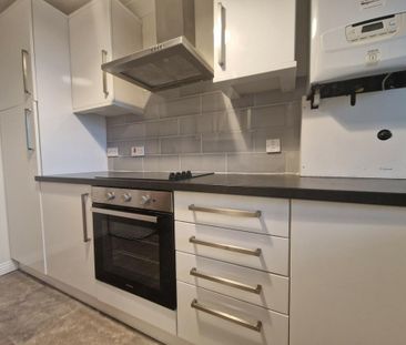 2 bedroom ground floor flat to rent - Photo 6