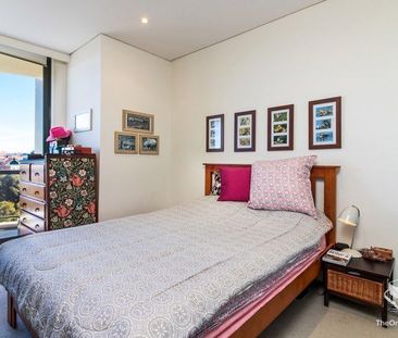 High level spacious 1 bedroom with good view - Photo 5