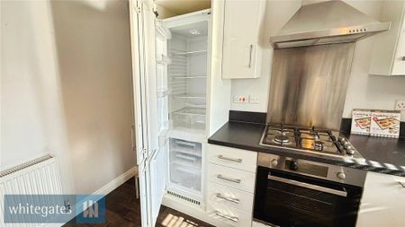 2 bedroom end of terrace house to rent - Photo 4