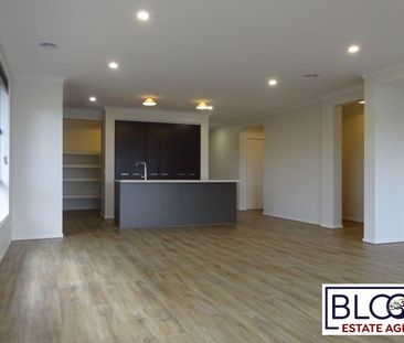 52 Lucknow Drive, Beveridge, Vic 3753 - Photo 5