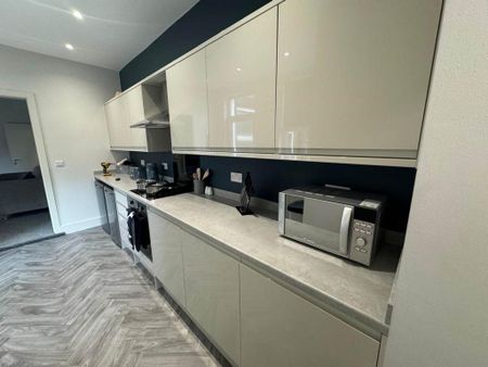 1 bedroom in a house share to rent - Photo 4