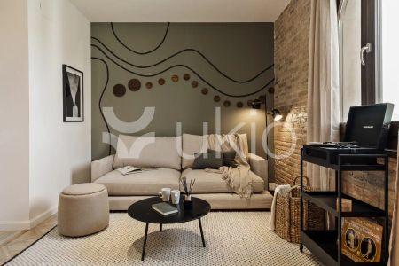 Apartamento de alquiler en Ronda de Sant Antoni, El Raval - Photo 3