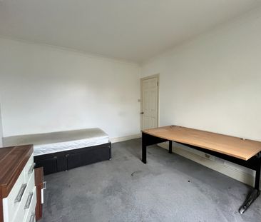 6 Bed Semi-Detached House, Conygre Road, BS34 - Photo 5