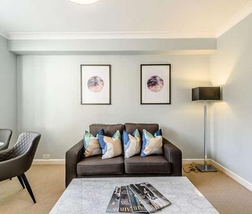 Hill Street, Mayfair, London, W1J - Photo 1