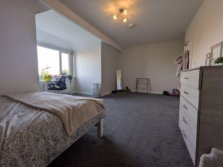 5 bedroom flat to rent - Photo 5