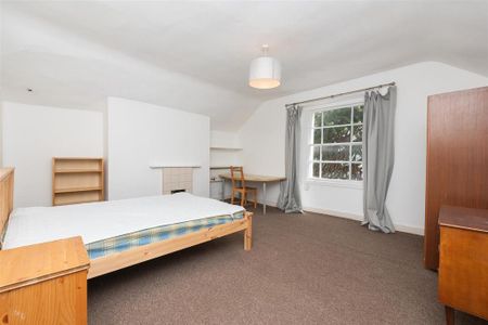 5 bedroom semi-detached house to rent - Photo 2
