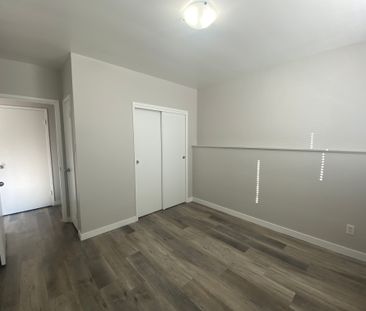 Sorrento Manor - Photo 6