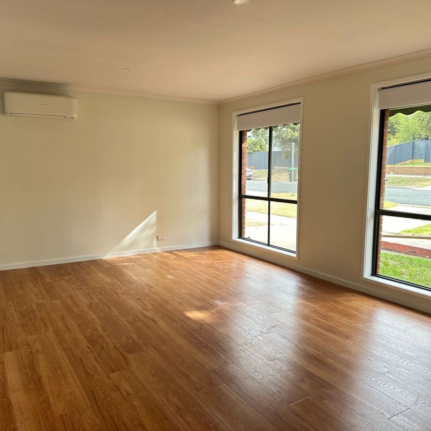 1/4 Barney Street North Bendigo VIC - Photo 1