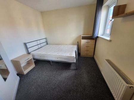 4 bedroom townhouse to rent - Photo 5