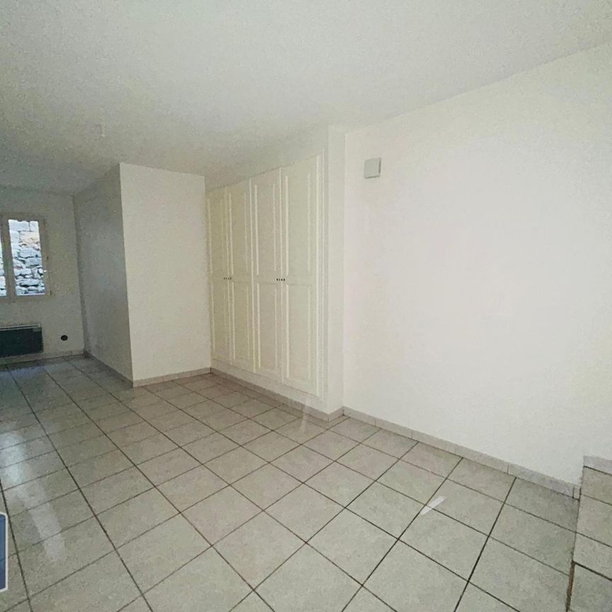 Location Appartement 3 pièces 67m² ENTRAIGUES SUR LA SORGUE 84320 - Photo 1