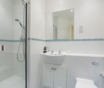 Queensborough House North, 16 Oatlands Chase, Weybridge, KT13 flat ... - Photo 6