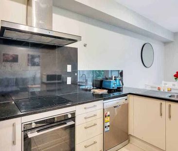 Lovely family home - Photo 1