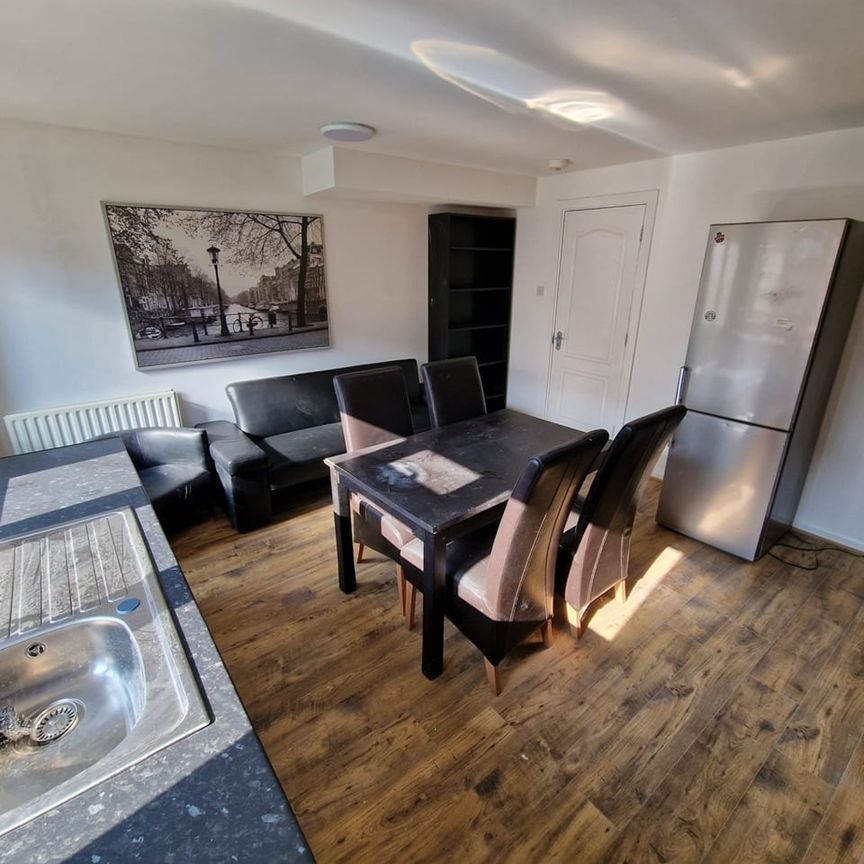 5 Bed Terraced House, Maryland Road, E15 - Photo 1
