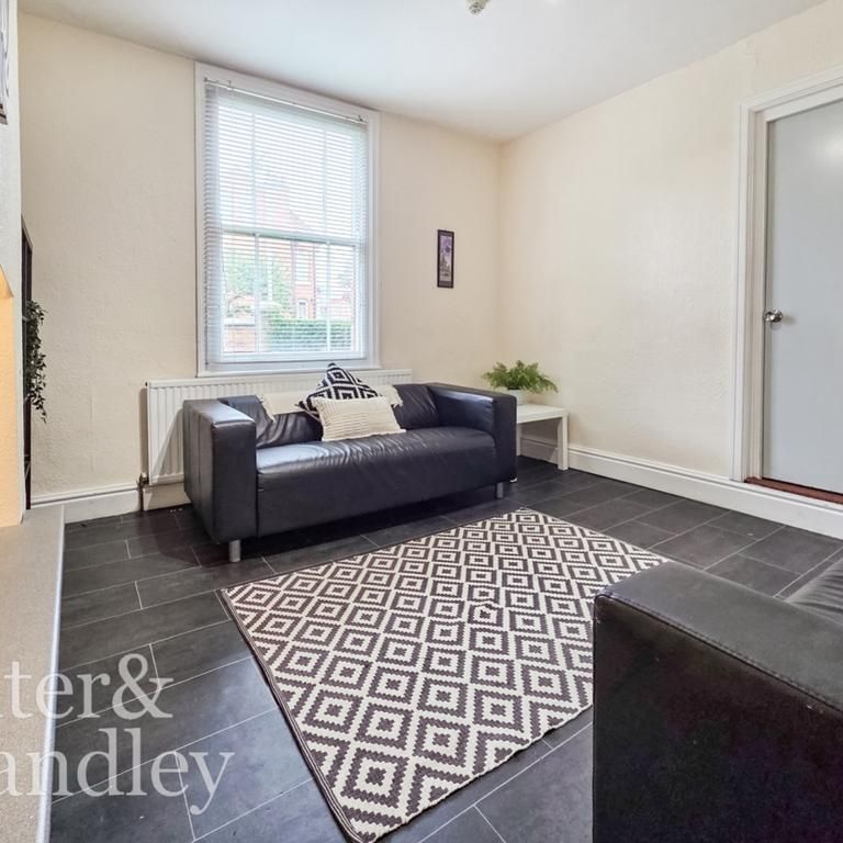 1 bedroom in a house share to rent - Photo 1