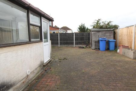 3 bedroom bungalow to rent - Photo 5