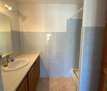 Location Appartement 2 pièces 40m² ST MAXIMIN LA STE BAUME 83470 - Photo 4
