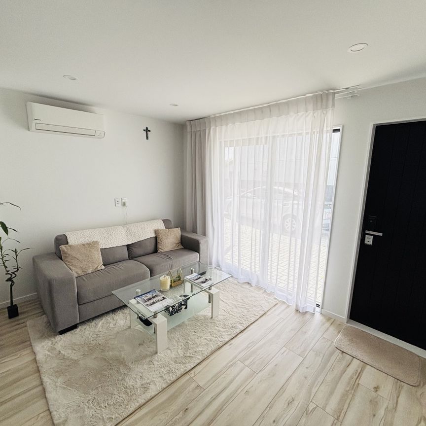 HENDERSON, 3 BEDROOMS - Photo 1