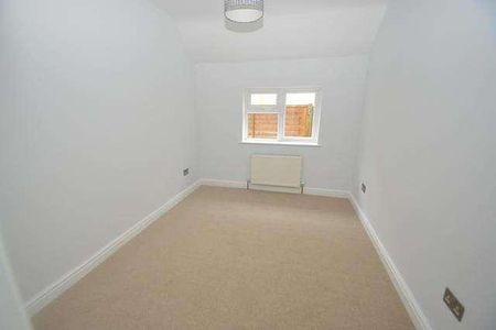 Bedroom Detached Bungalow In Farncombe, GU7 - Photo 3