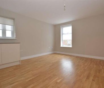 Endsleigh Road, Merstham, Redhill, RH1 - Photo 3