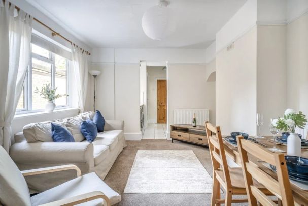 2 bedroom flat to rent - Photo 1
