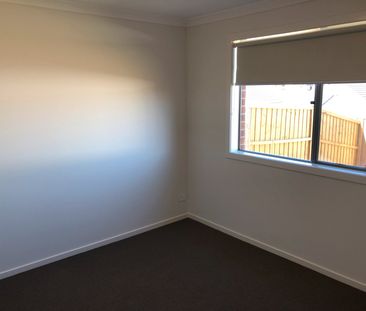 Roomy 4 bedroom family home - Photo 3