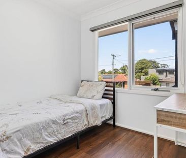 Fully Renovated Family Home in Prime Location - Photo 5