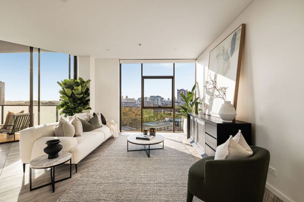 Luxury Corner Apartment in Platinum - Offered Unfurnished - Photo 1