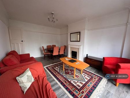 5 bedroom terraced house to rent - Photo 2