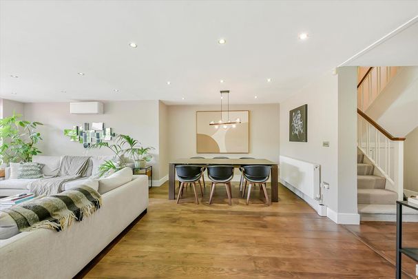 4 bedroom townhouse to rent - Photo 1