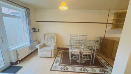 3 bedroom terraced house to rent - Photo 5