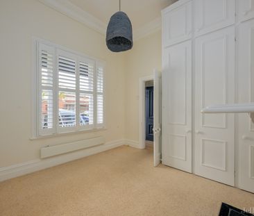 17 Davis Street, Carlton North VIC 3054 - House For Rent | Domain - Photo 5