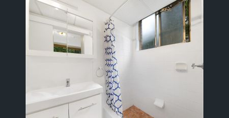 Spacious Apartment in peaceful bush setting - Photo 5